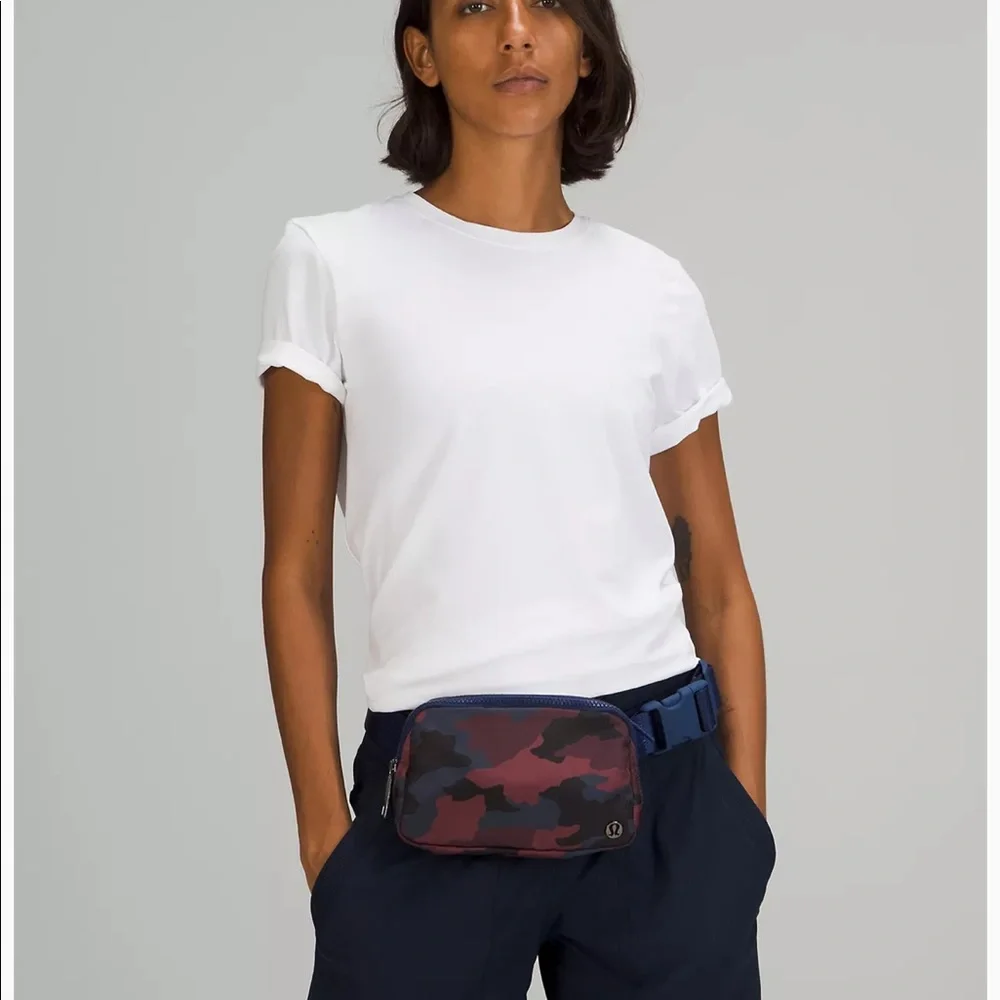 🍋 Lululemon 🍋 NWT Everywhere Belt Bag Camo - Picture 6 of 7